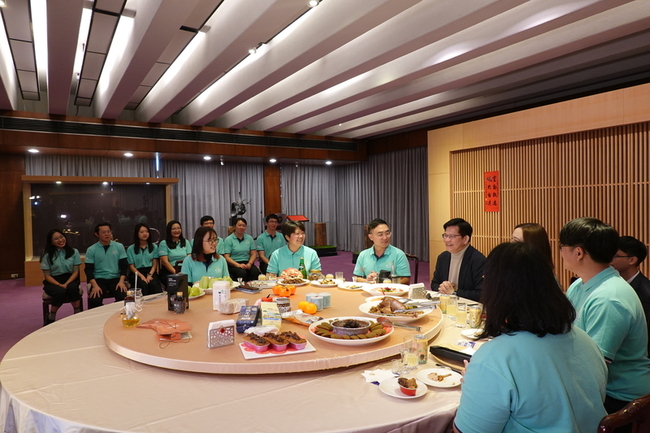 農青大使魔法年菜上桌 林佳龍盼當款宴外賓私房菜單 | 華視新聞