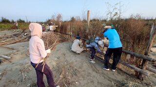 公私攜手守護沙灘 布袋好美里現天空之鏡