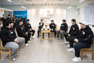 為何愛看棒球 賴總統：上不了球場只好在家看