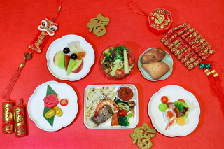 華航長程線推新春限定機上餐 品嚐蘿蔔糕臘味香腸