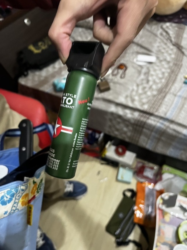 除夕夜高雄男闖超商恐嚇取財噴辣椒水 警逮人送辦 | 華視新聞