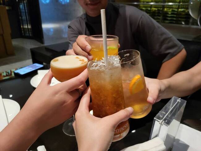 過年跑攤喝不停  太放飛小心酒癮上身 | 華視新聞