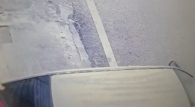 高市男子敗訴心生不滿 酒後倒車撞鄰居鐵捲門 | 華視新聞