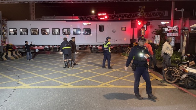 台鐵玉里-三民段騎士入侵軌道 站間列車誤點 | 華視新聞