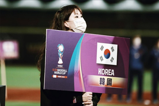 棒球賽口譯AI難取代 韓文翻譯KOKO妙喻像「經紀人」