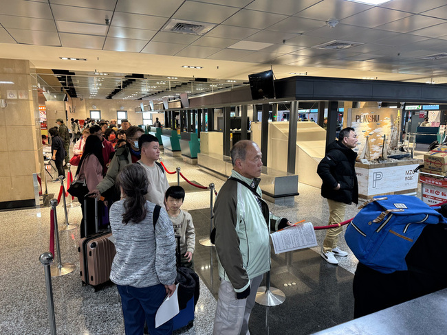 春節連假最後一天 澎湖海空疏運近6千人返台 | 華視新聞