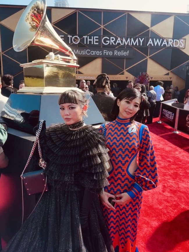 台灣設計師盛裝出席葛萊美 客家鄉親熱情接待 | 華視新聞