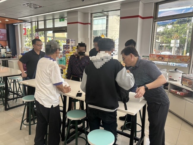 台中翁受AI投資吸引遭詐 2車手被逮判刑10月 | 華視新聞