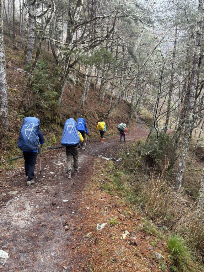 女山友攀南二段未與夥伴同進出失聯  高雄消防搜救 | 華視新聞