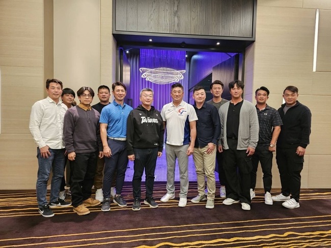 辜仲諒宴請世界12強賽教練團 致贈勞力士有巧思 | 華視新聞