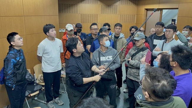 屏東綠鬣蜥移除訓練加開3場  估招募650名獵人 | 華視新聞