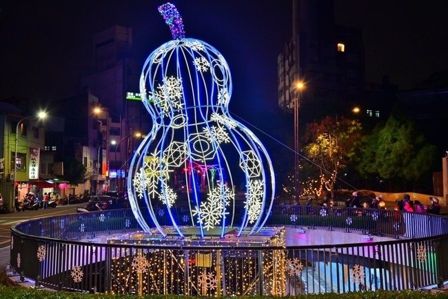 台中豐原3大燈區  葫蘆雪人燈飾閃亮至元宵 | 華視新聞