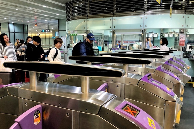 紓解台灣燈會人潮  機捷加發區間加班車疏運 | 華視新聞