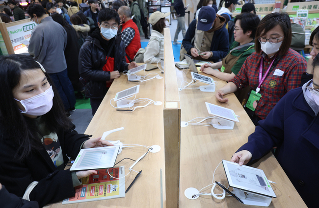 電子書閱讀器戰國時代來臨 博客來宣布加入戰局 | 華視新聞