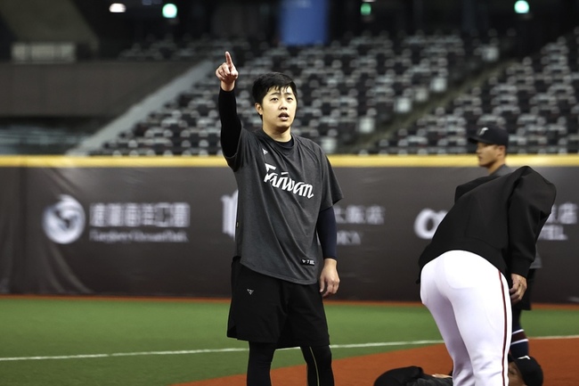 呂彥青從代表隊最菜到投手第2老 盼助學弟心理建設 | 華視新聞