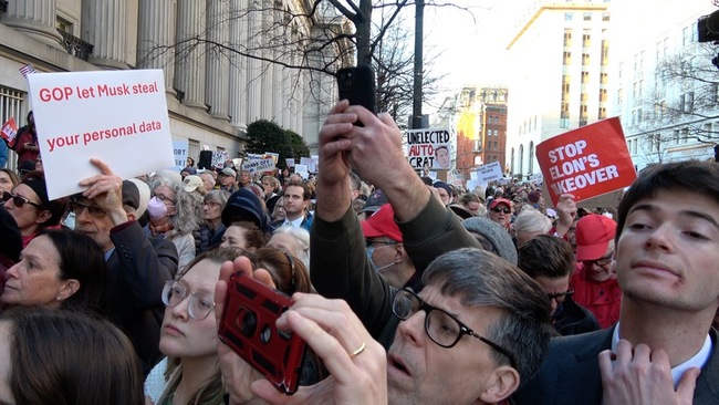 馬斯克掌美聯邦金流系統  民眾高喊把他趕出財政部 | 華視新聞