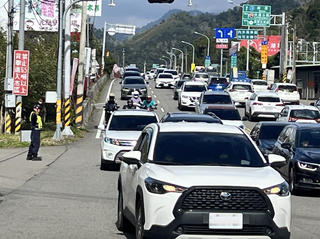 苗縣草莓溫泉春節吸客逾51萬人次 初三達最高峰