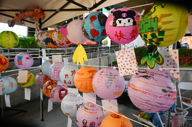 花蓮天穿日活動 客語燈謎闖關送刮刮樂 | 華視新聞