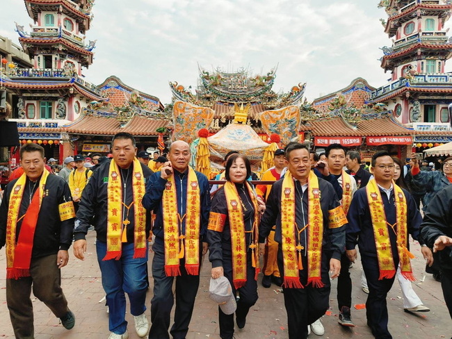 新港奉天宮媽祖元宵遶境 全程7天6夜徒步賜福 | 華視新聞