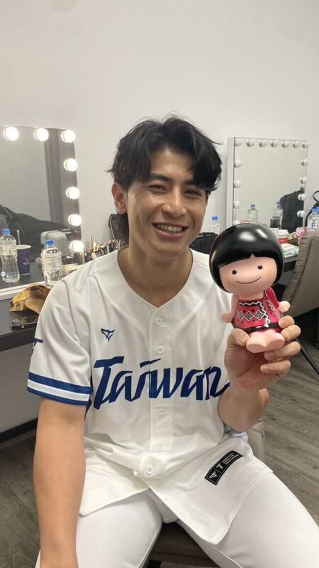 陳傑憲陳晨威為家扶公益簽拍 替貧童募助學金 | 華視新聞