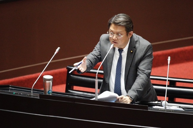 台鐵通過調整票價 黃建賓籲花東復原前東幹線凍漲 | 華視新聞