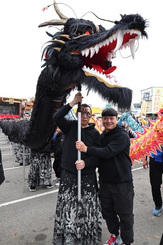 劉士毅返苗栗故鄉成立舞空術龍隊  圓愛女遺願