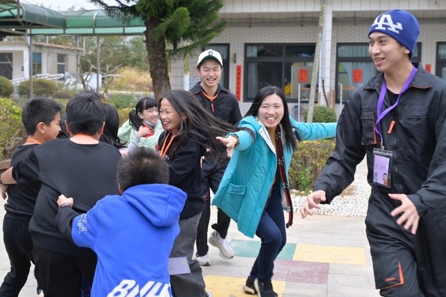 教育部補助207梯大專營隊 助偏鄉8千生充實寒假 | 華視新聞