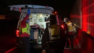 6旬男國道苗栗段疑中風急停避車彎  警及時伸援