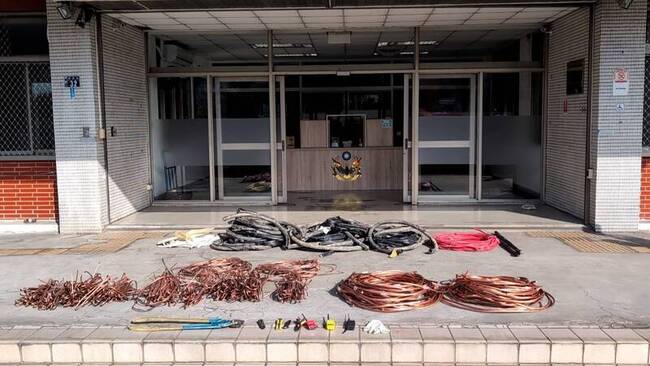 台鐵銅鑼段電纜線遭剪影響行運  檢警逮竊盜集團 | 華視新聞