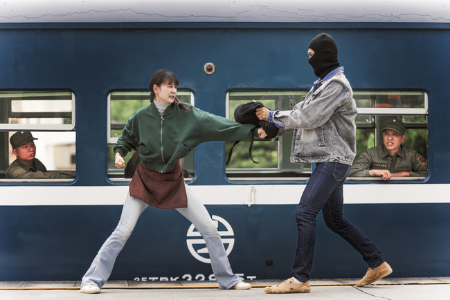 「火車來去」掀70年代懷舊情懷 安心亞化身女打仔 | 華視新聞