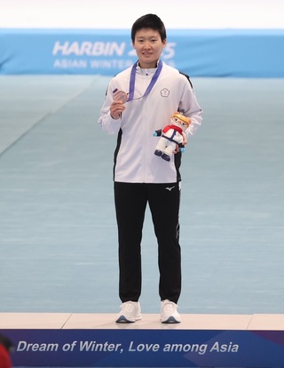 轉戰滑冰2年亞冬運奪銅 陳映竹：證明當初決定正確