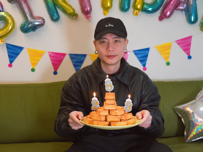 蕭秉治過年不休息寫新歌 生日願望演唱會門票完售 | 華視新聞