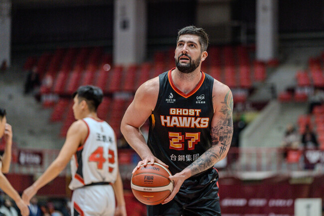 PLG獵鷹多點開花痛宰鋼鐵人 終止2連敗 | 華視新聞