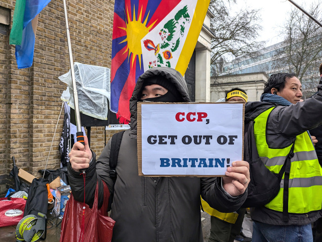 中國擬在英國建歐洲最大使館 抗議者：北京還沒贏 | 華視新聞