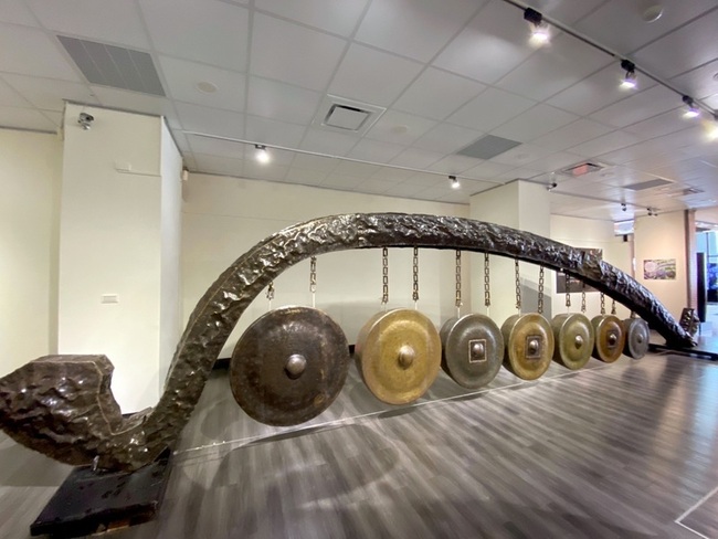 藝師吳宗霖巨型創作  新莊文藝中心鑼聲若響開展 | 華視新聞