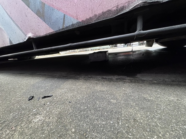 公車疑天寒凍爆油管污染五股坑溪 新北：稽查告發 | 華視新聞