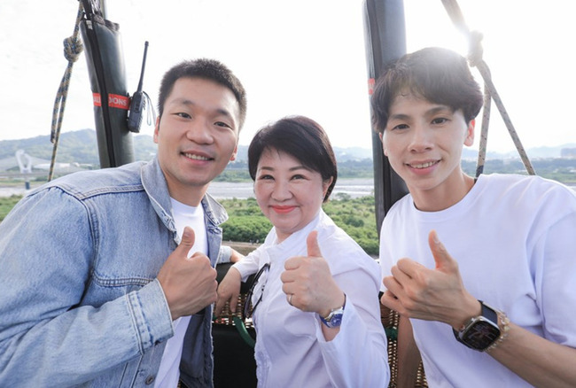 台中東勢新丁粄節晚會 李洋、樂團宇宙人登場演出 | 華視新聞