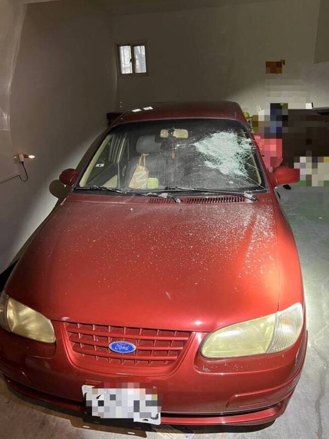 苗栗男酒後失控持刀閒晃 警方噴辣椒水電擊壓制 | 華視新聞