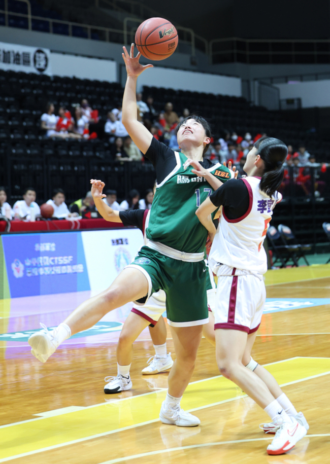 HBL許語珊21分13籃板  陽明勝普門晉級4強 | 華視新聞