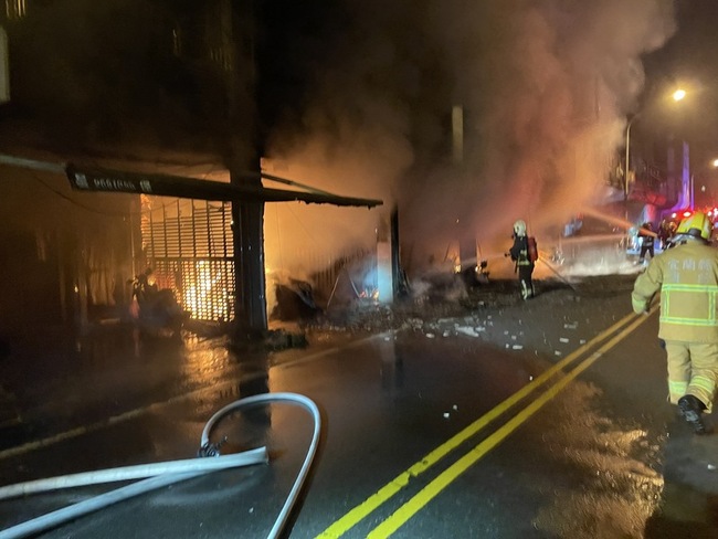 宜蘭市機車行火警 9人預防性送醫 | 華視新聞