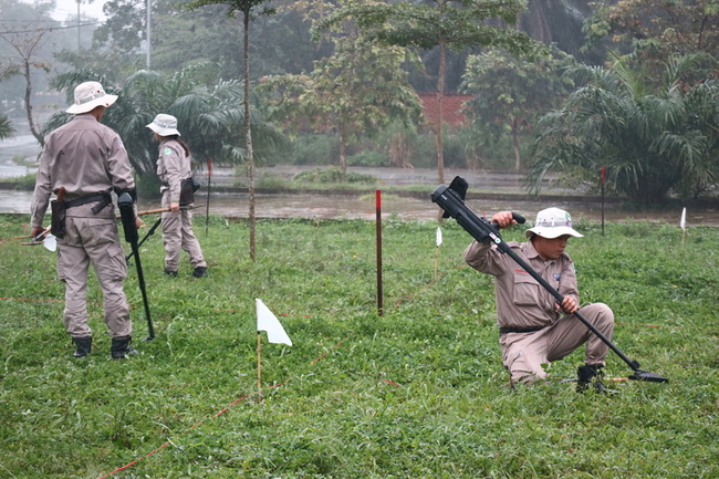 美國凍結對外援助  波及越南排除地雷及未爆彈工作 | 華視新聞
