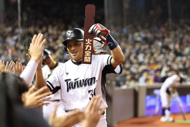 吳念庭久未實戰坦言緊張  提升專注單場敲雙安 | 華視新聞