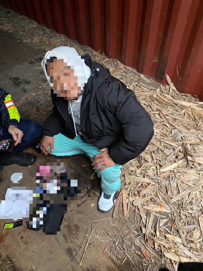 毒品嫌犯趁隙自解手銬脫逃 嘉縣警循線逮捕歸案 | 華視新聞