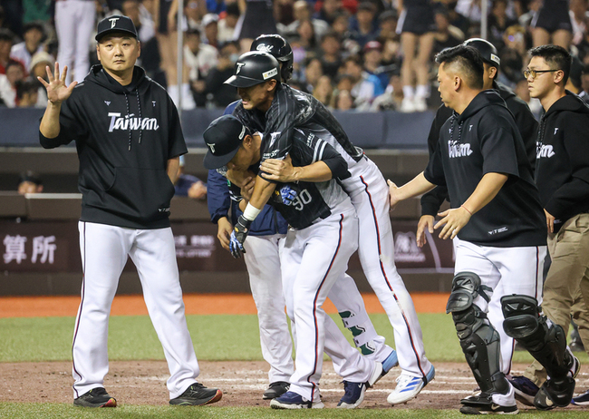 WBCQ熱身賽陳文杰遭觸身球傷退  林佳緯敲滿貫砲 | 華視新聞