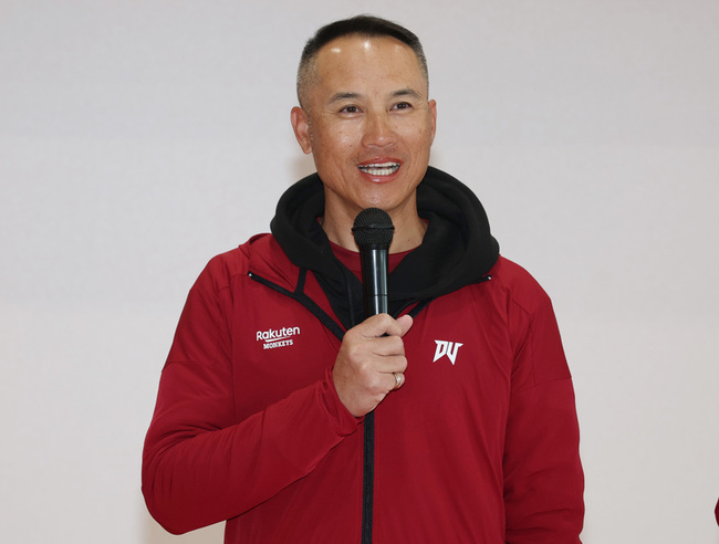 桃猿赴石垣島備戰交流賽  鄭兆行暫代總教練職務 | 華視新聞