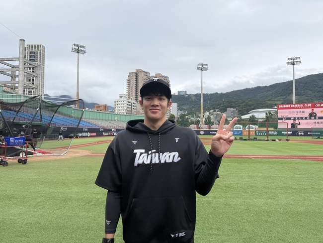 林維恩WBCQ集訓首日牛棚投10顆 代表隊最年輕學經驗 | 華視新聞