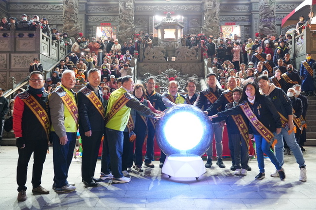 澎湖迎新春慶元宵 外垵船燈齊亮宛如不夜城 | 華視新聞