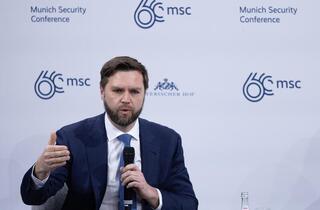 范斯慕尼黑演說犯德國眾怒 遭批為極右翼政黨助選