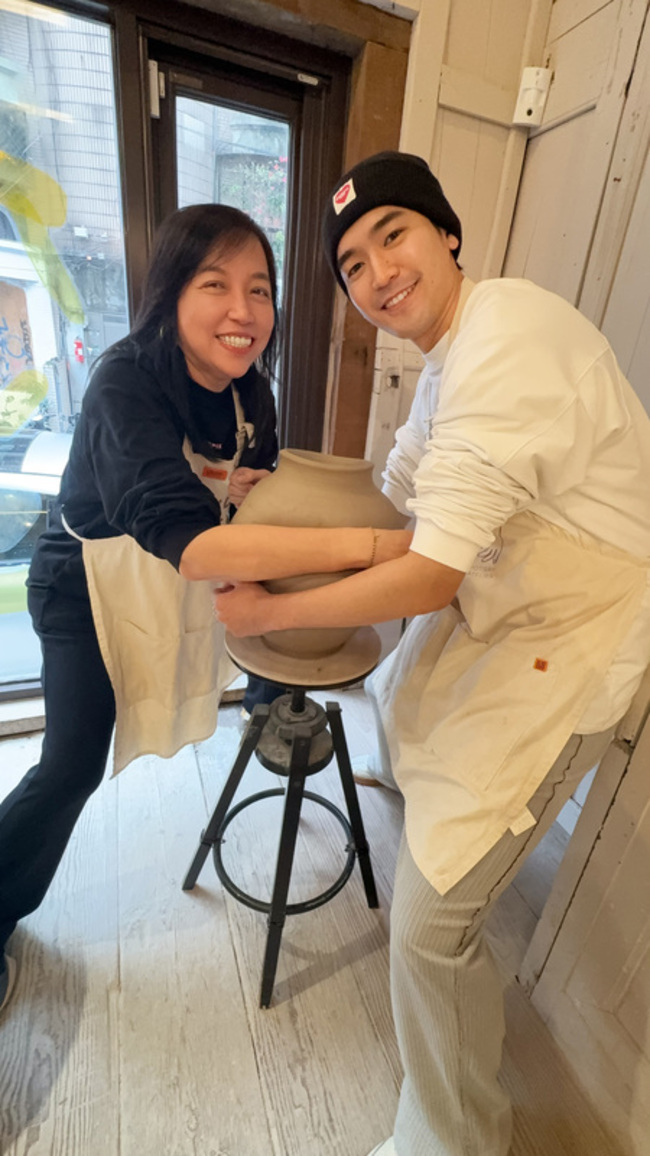 涂善存化身3D帶路人 引領觀眾穿梭時空遊歷畫作 | 華視新聞