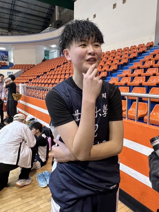 UBA游沁樺抽筋仍拿20分  世新只用6人擊退中信 | 華視新聞